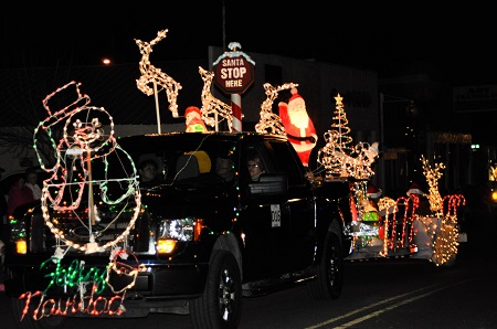 lighted christmas float rs