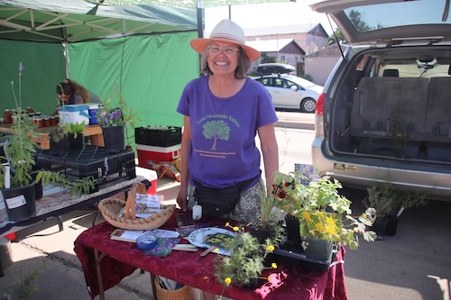 trish hurley at farmers mkt