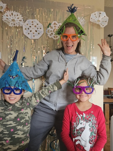 zoey cronin and her daughters mairi and layna