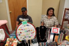 Rolling Stones Gem and Mineral Society holds holiday market 112517