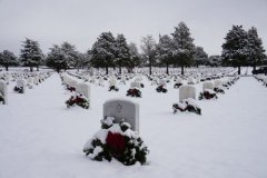 Wreaths Across America 2017 in the snow