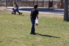 Easter egg hunt in Hurley Park 032418